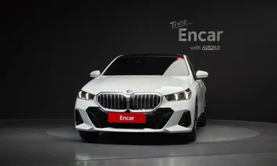BMW 5-Series 2024, 30428 км, за 36338.8 USD