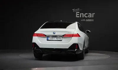 BMW 5-Series 2024, 30428 км, за 36338.8 USD