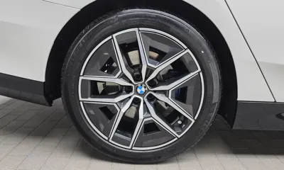 BMW 5-Series 2024, 30428 км, за 36338.8 USD