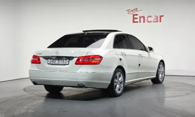 Mercedes-Benz E-Class 2012, 102261 км, за 4618.43 USD