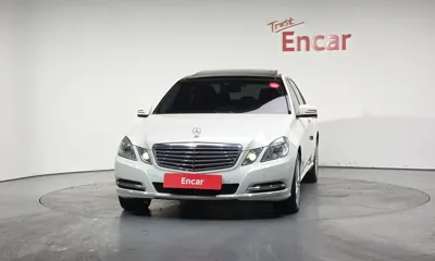Mercedes-Benz E-Class 2012, 102261 км, за 4618.43 USD