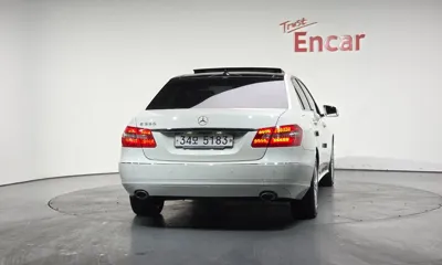 Mercedes-Benz E-Class 2012, 102261 км, за 4618.43 USD