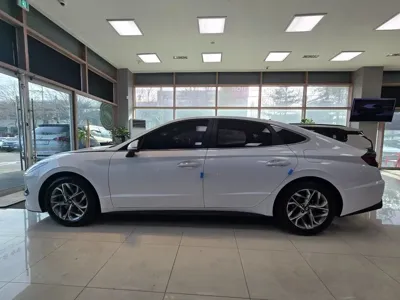 Hyundai Sonata 2023, 83401 км, за 10420.59 USD
