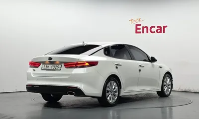 Kia K5 2018, 21644 км, за 9124.33 USD