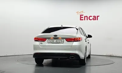Kia K5 2018, 21644 км, за 9124.33 USD