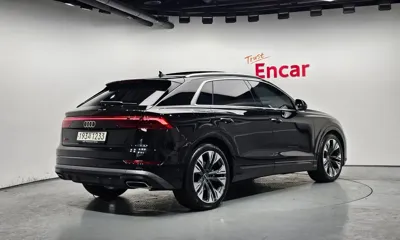 Audi Q8 2025, 6185 км, за 78596.04 USD