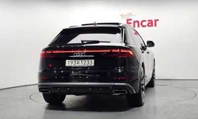 Audi Q8 2025, 6185 км, за 78596.04 USD