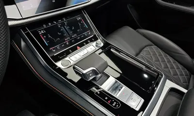 Audi Q8 2025, 6185 км, за 78049.1 USD - фото 9