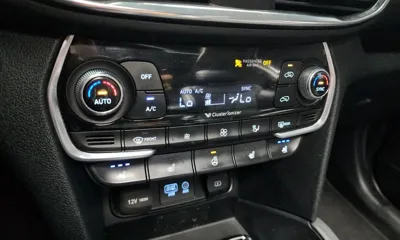 Hyundai Santafe 2020, 64867 км, за 13876.23 USD - фото 15