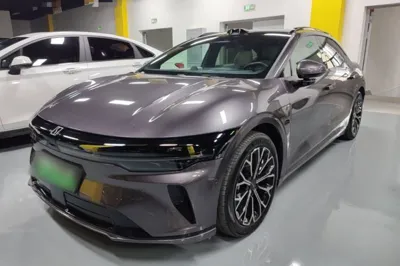 Zeekr 007GT · 2025 год