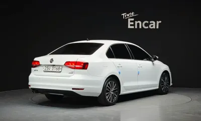 Volkswagen Jetta 2015, 93028 км, за 4232.6 USD