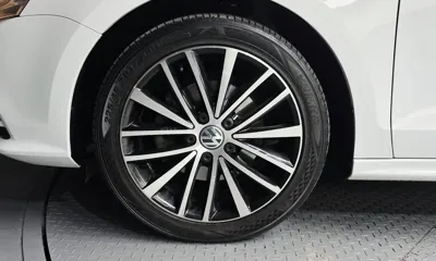 Volkswagen Jetta 2015, 93028 км, за 4232.6 USD