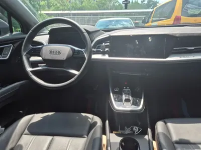 Audi Q4 e-tron 2025, 17862 км, за 36392.28 USD