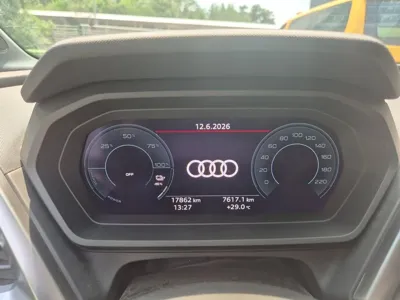 Audi Q4 e-tron 2025, 17862 км, за 36117.28 USD - фото 6