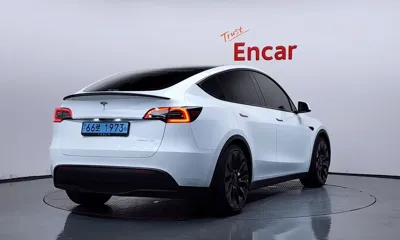Tesla Model Y 2024, 33196 км, за 33307.34 USD