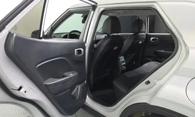 Hyundai Venue 2025, 15545 км, за 13004.17 USD - фото 26