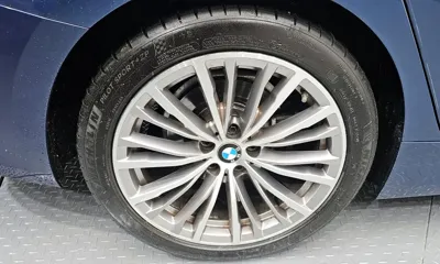 BMW 3-Series 2021, 31975 км, за 17499.36 USD