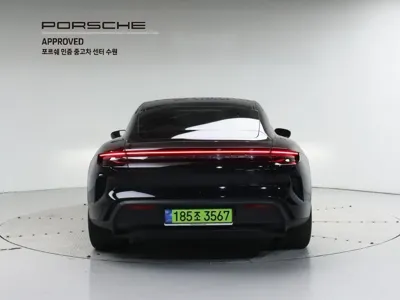 Porsche Taycan 2025, 5720 км, за 122175.46 USD