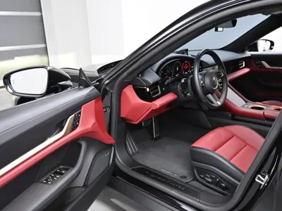 Porsche Taycan 2025, 5720 км, за 122175.46 USD - фото 11