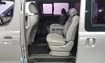 Hyundai Starex 2018, 129965 км, за 6892.48 USD - фото 11