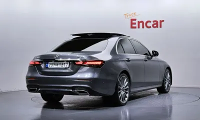 Mercedes-Benz E-Class 2022, 67381 км, за 28817.12 USD