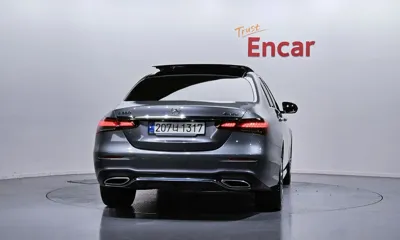 Mercedes-Benz E-Class 2022, 67381 км, за 28817.12 USD