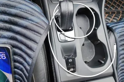 Volvo XC40 2020, 77600 км, за 12583 USD - фото 13