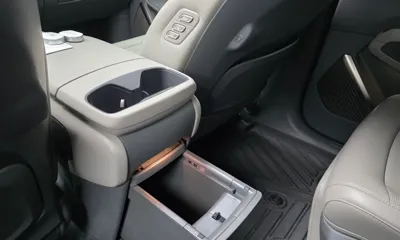 Kia EV9 2024, 48589 км, за 41945.65 USD - фото 20