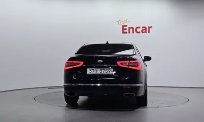 Kia K7 2013, 180111 км, за 2862.35 USD