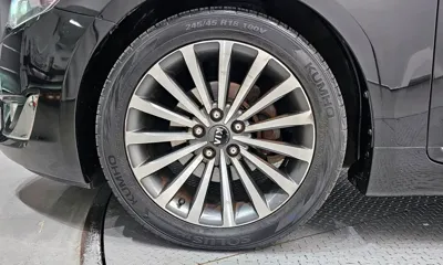 Kia K7 2013, 180111 км, за 2862.35 USD