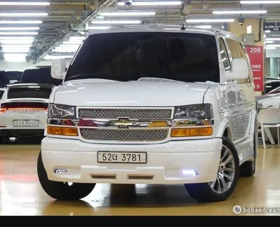 Chevrolet Express Van · 2021 год