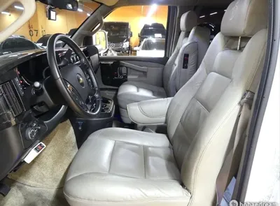 Chevrolet Express Van 2021, 25000 км, за 42345.3 USD - фото 8