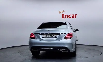 Mercedes-Benz C-Class 2021, 23407 км, за 16887.4 USD