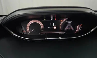 Peugeot 5008 2024, 25448 км, за 18214.95 USD - фото 8
