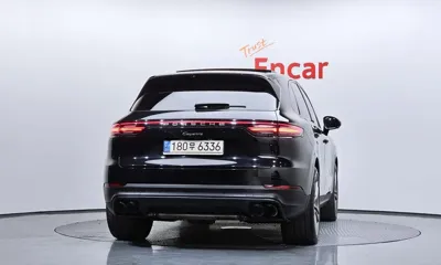 Porsche Cayenne 2023, 20737 км, за 79220.34 USD