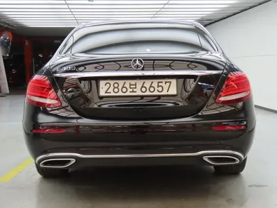 Mercedes-Benz E-Class 2020, 85333 км, за 18102.49 USD