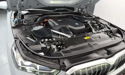 BMW 5-Series 2025, 22148 км, за 53337.28 USD - фото 6