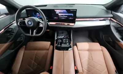 BMW 5-Series 2025, 22148 км, за 53337.28 USD - фото 7