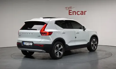 Volvo XC40 2023, 30538 км, за 23509.91 USD