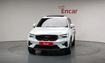 Volvo XC40 2023, 30538 км, за 23509.91 USD