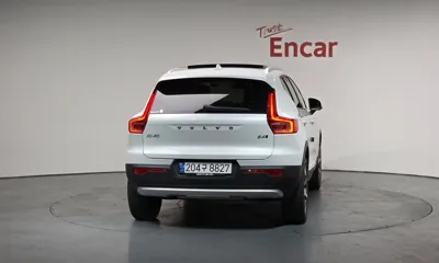 Volvo XC40 2023, 30538 км, за 23509.91 USD