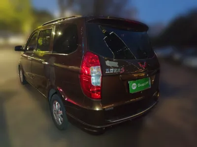 Wuling Hongguang · 2014 год