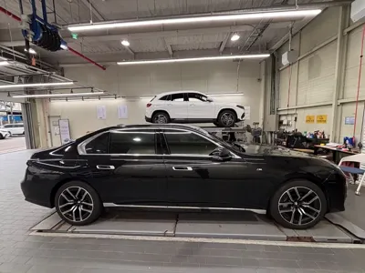 BMW 7-Series 2024, 166397 км, за 49888.41 USD