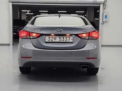 Hyundai Avante 2015, 161558 км, за 3610.35 USD