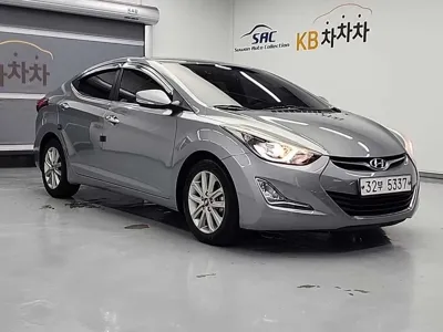 Hyundai Avante 2015, 161558 км, за 3610.35 USD
