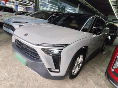 Nio ES8 · 2022 год