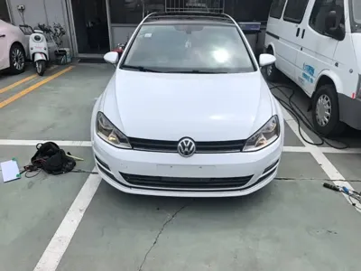Volkswagen Golf 2015, 105800 км, за 5604.61 USD