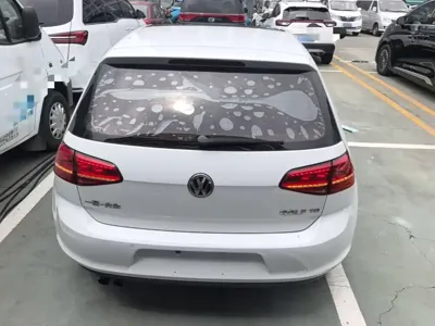 Volkswagen Golf 2015, 105800 км, за 5604.61 USD