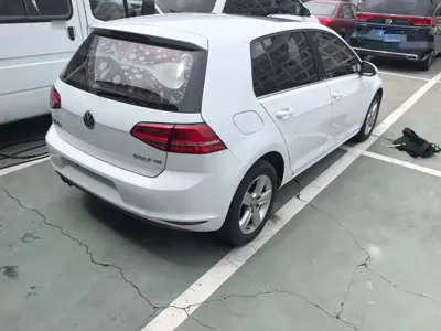 Volkswagen Golf 2015, 105800 км, за 5604.61 USD
