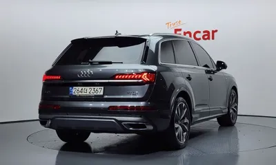 Audi Q7 2021, 56524 км, за 42367.3 USD